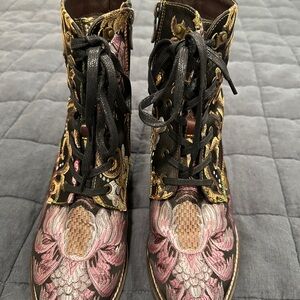 L'ATISTE Black and Pink Embroidered Lace-Up Boots